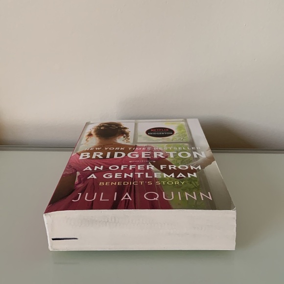 Paperback book Bridgerton an offer from a gentleman historical romance books - Picture 4 of 6